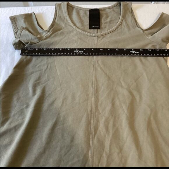 Heather Shirt Top Women’s Size Small Color Pale Green Off the Shoulder - Picture 8 of 8